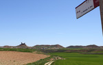En el ao 2002 las diputaciones de Burgos, Soria, Guadalajara, Zaragoza, Teruel, Castelln, Valencia y Alicante crearon un consorcio pblico, el Consorcio Camino del Cid, para dotar de infraestructuras al Camino del Cid, un itinerario turstico-cultural en el que venan trabajando desde finales de los noventa. Imagen: el Camino del Cid recorre en buena parte territorios que en la Edad Media fueron zona de frontera, de ah la presencia constante de castillos / ALC.
