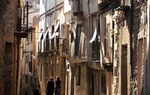 Calles estrechas y luces de amanecer / ALC.