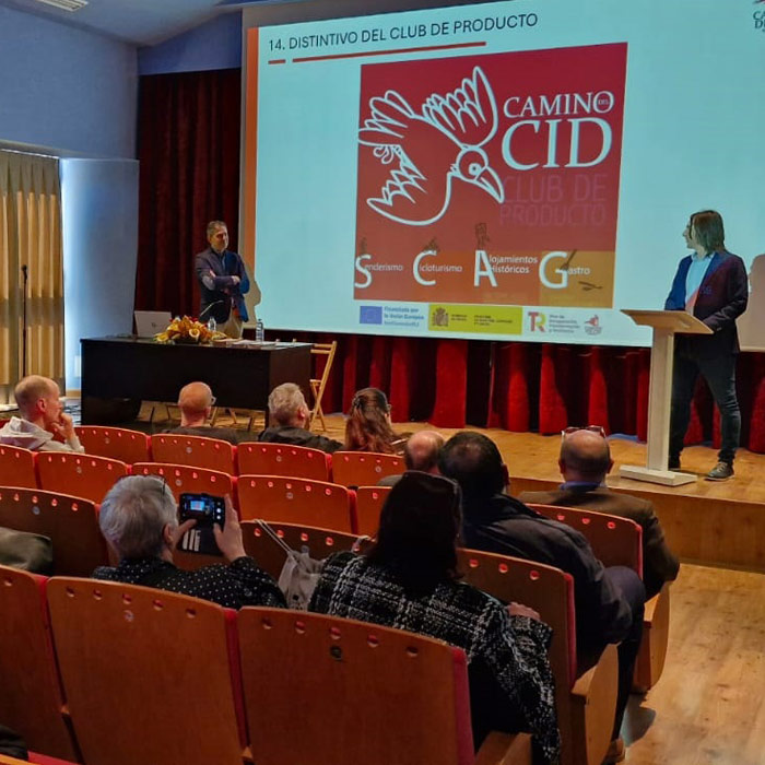 Un momento de la sesión informativa sobre el Club de Producto del Camino del Cid en Ariza (Zaragoza) Un momento de la sesión informativa sobre el Club de Producto del Camino del Cid en Ariza (Zaragoza)