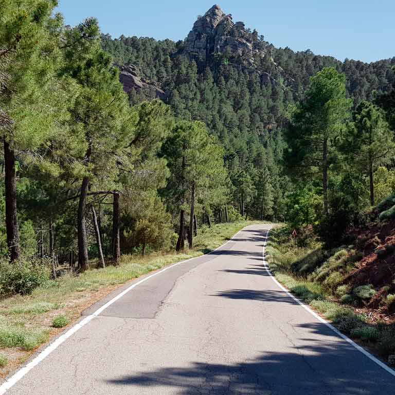 Carretera de Beza. Paraje rumbo a Gea de Albarracín / ALC. Carretera de Beza. Paraje rumbo a Gea de Albarracín / ALC.
