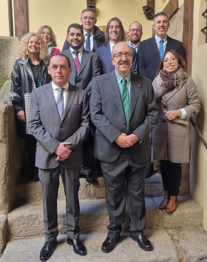 Representantes políticos asistentes al encuentro Representantes políticos asistentes al encuentro