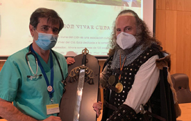 La Asociación Vivar Cuna del Cid ha entregado la Tizona al personal de la UCI del Hospital de Burgos La Asociación Vivar Cuna del Cid ha entregado la Tizona al personal de la UCI del Hospital de Burgos