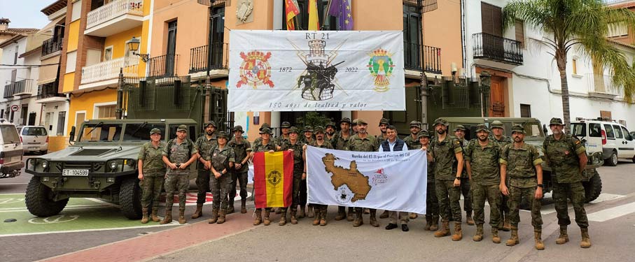 Integrantes del RT21 en Olocau (Valencia) antes de poner rumbo al Camino del Cid Integrantes del RT21 en Olocau (Valencia) antes de poner rumbo al Camino del Cid