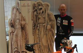 El ciclista Jorge de Vicente en las oficinas del Consorcio Camino del Cid El ciclista Jorge de Vicente en las oficinas del Consorcio Camino del Cid