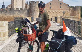 José Enrique Melchor y Ciro en El Burgo de Osma (Soria), en el Camino del Cid José Enrique Melchor y Ciro en El Burgo de Osma (Soria), en el Camino del Cid