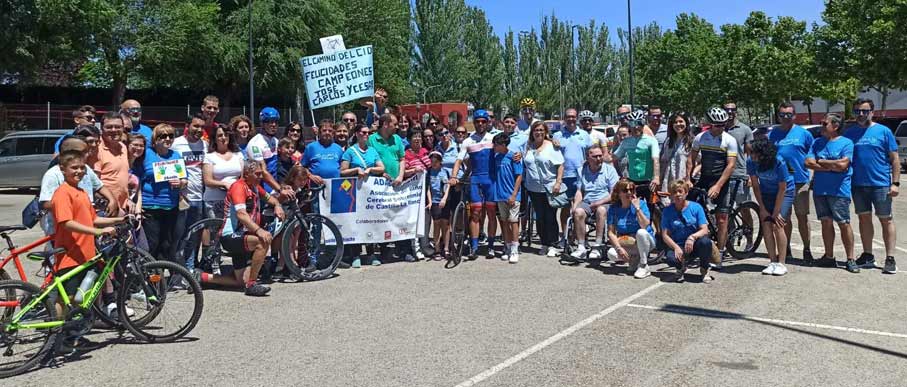 Participantes en el reto solidario por el Camino del Cid acompañados por familiares y amigos de ADACE CLM Participantes en el reto solidario por el Camino del Cid acompañados por familiares y amigos de ADACE CLM