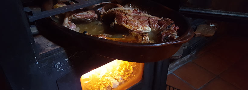 Gastro asando cordero Gastro asando cordero