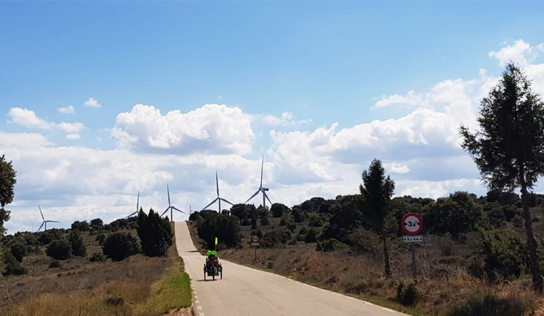 Un momento del viaje de Iaki Castaeda por el Camino del Cid