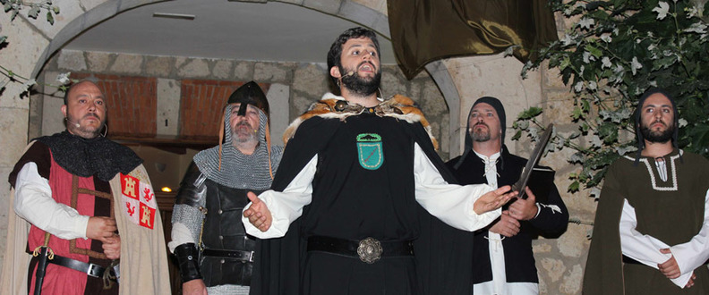 Un momento de la representacin de la obra teatral "La Leyenda del Cid" de Huerta de Rey (Burgos)