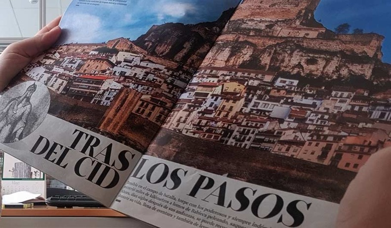 Pginas de apertura del reportaje sobre el Camino del Cid publicado por XL Semanal