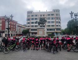 Las ciclistas de la asociación Princessbikes frente a la estatua del Cid en Burgos antes de iniciar su recorrido por el Camino del Cid Las ciclistas de la asociación Princessbikes frente a la estatua del Cid en Burgos antes de iniciar su recorrido por el Camino del Cid