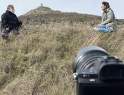 En Tierra de Lara con Silvia Martínez, de la Asociación para el Desarrollo de Tierra de Lara. Foto: El Arcón En Tierra de Lara con Silvia Martínez, de la Asociación para el Desarrollo de Tierra de Lara. Foto: El Arcón
