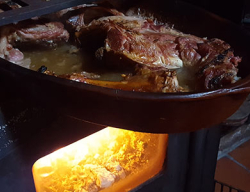 Gastro asando cordero