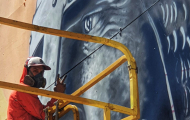 El artista urbano Diego As dando forma al grafiti del Cid
