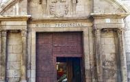 Puerta del Museo Provincial de Teruel / ALC