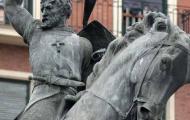 Possibly in May 1099, El Cid died in Valencia of natural causes, at the age of less than fifty-five years. Monument to El Cid, in the city of Valencia, by sculptress Anna Hyatt Huntington / ALC.