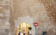 Puerta de la muralla urbana de la ciudad de Teruel / ALC.