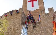 Castillo de Banyeres de Mariola, Alicante, durante la Fiesta de Moros y Cristianos / Tourist Info Banyeres de Mariola.