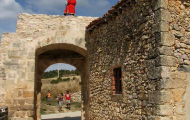 Puerta amurallada de Santo Domingo de Silos, Burgos / ALC
