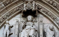 Detalle de la fachada de la iglesia de San Nicolás, flanqueado por San Sebastián y el burgalés San Vitores. Burgos / ALC