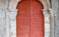 Puerta norte de la iglesia de Santa María del Rey, en Atienza (Guadalajara) / ALC.