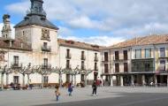 Fachada del Hospital de San Agustín en la Plaza mayor de El Burgo de Osma, Soria / ALC