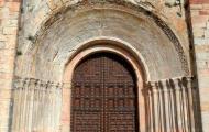 Puerta de la fachada lateral de la catedral de Sigüenza, Guadalajara / ALC