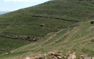 Restos de antiguas construcciones romanas sobre el cerro de El POyo del Cid, Teruel / ALC