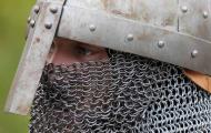 Mail coif. You can see many medieval reenacments in the Way of el Cid throughout the year / ALC.
