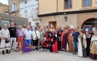 Foto de grupo antes de acceder al local de la asociación Mio Cid donde tuvo lugar el Encuentro