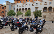 Motos del Silver Reader Club en Teruel, frente a la sede de la Diputación Provincial 