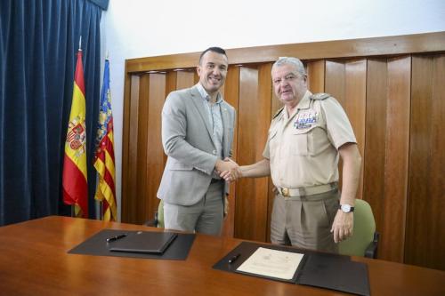 Vicent Mompó y Antonio Ruiz Benítez Vicent Mompó y Antonio Ruiz Benítez