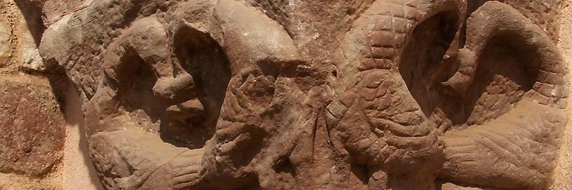Capitel románico con arpías en Romanillos de Atienza, Guadalajara