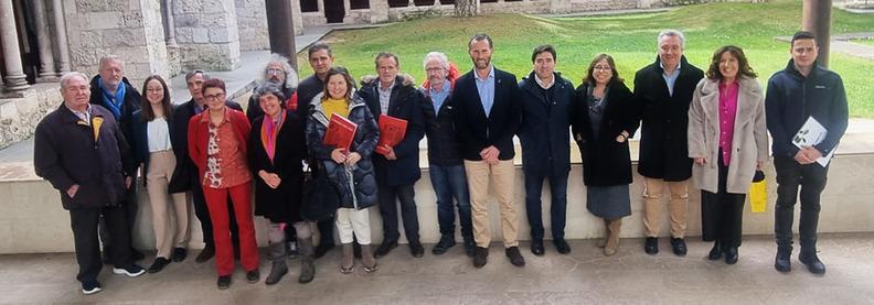 Asistentes a la reunión en el Monasterio de San Agustín (Burgos) Asistentes a la reunión en el Monasterio de San Agustín (Burgos)